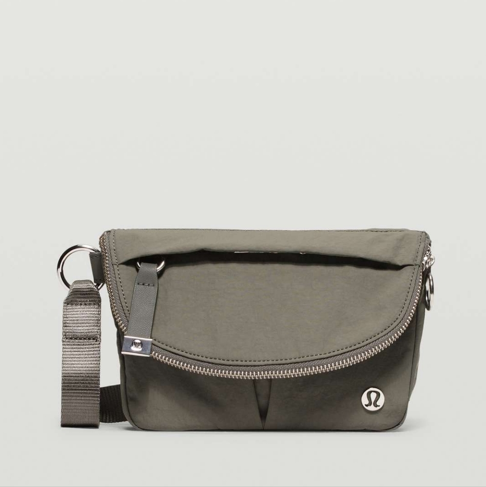 Lululemon All Night Festival Bag Micro-Green Sage/Silver